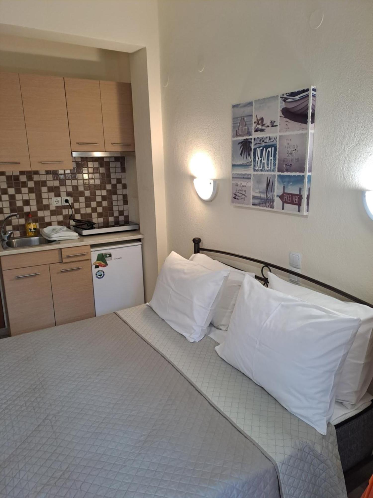 Diolkos 2 Apartment Nea Roda Bagian luar foto