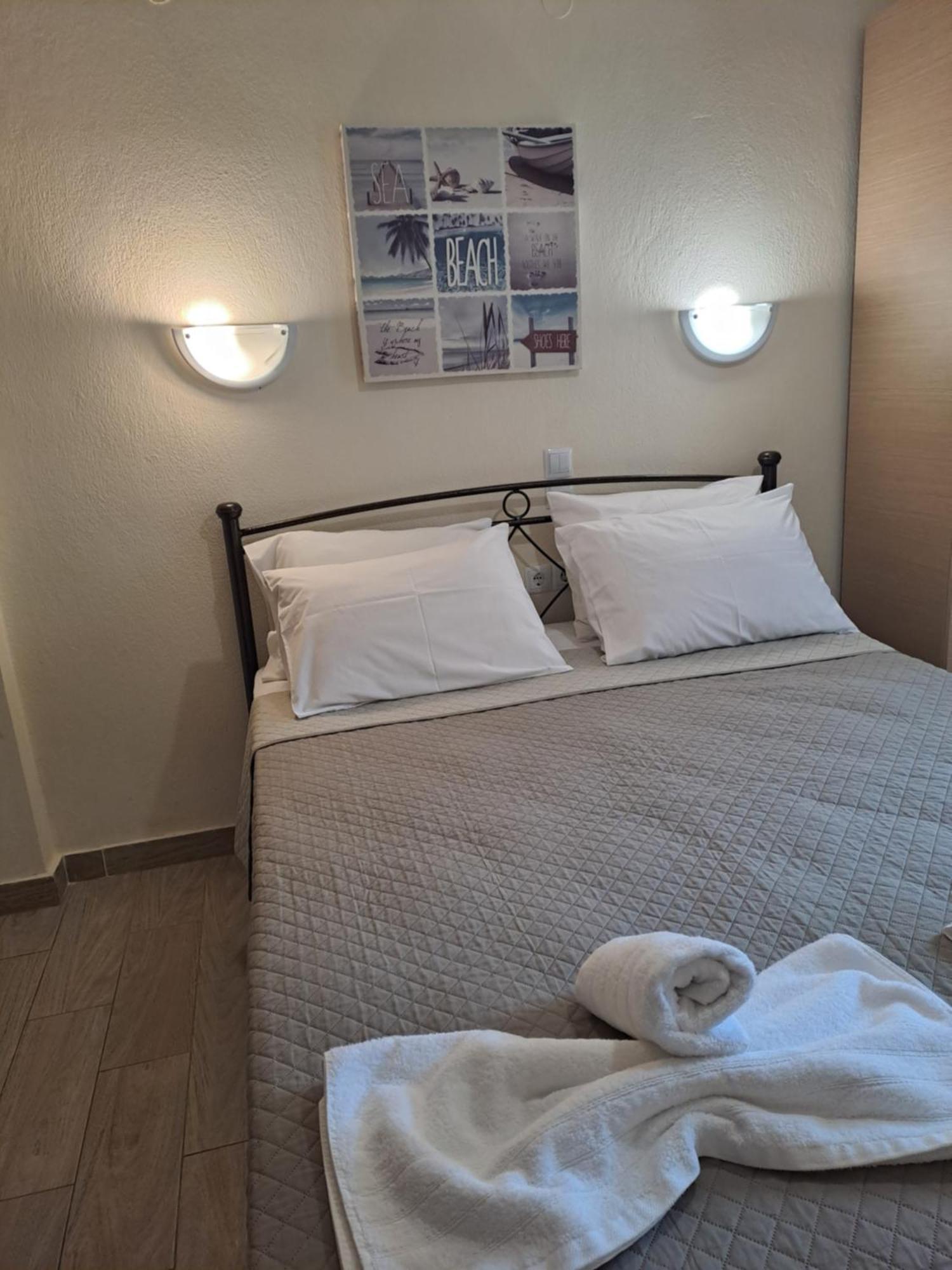 Diolkos 2 Apartment Nea Roda Bagian luar foto
